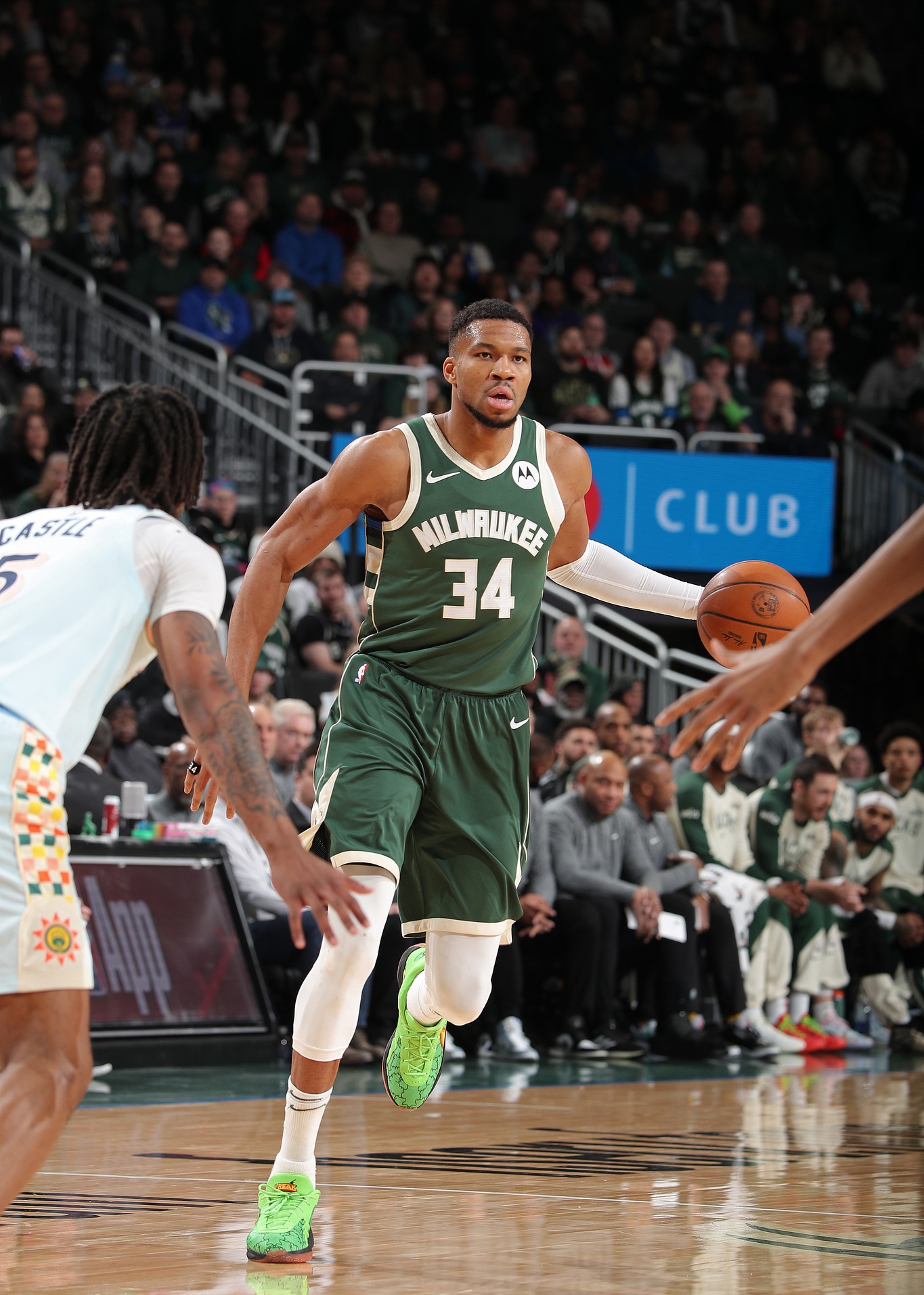 转折点密尔沃基雄鹿伤情更新，中超窗口期攻防权衡，话题不断，身体对抗强度拉满的简单介绍-LOL竞猜赛事