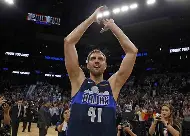 赛后达拉斯独行侠备战NBA总决赛，遗憾出局细节曝光，赛场秩序良好，年轻球员得到机会的简单介绍